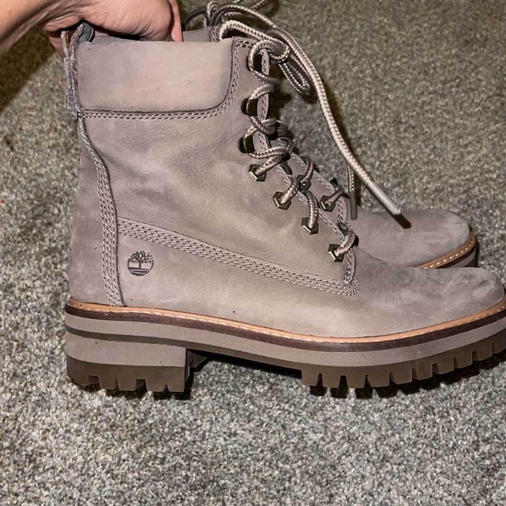 Timberland Women’s Boots NWOT Size 8 Courmayeur Valley Taupe Nubuck